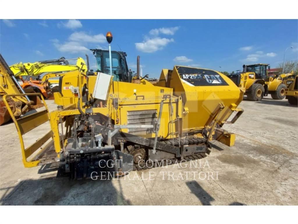 CAT AP255E Επίστρωση ασφάλτου