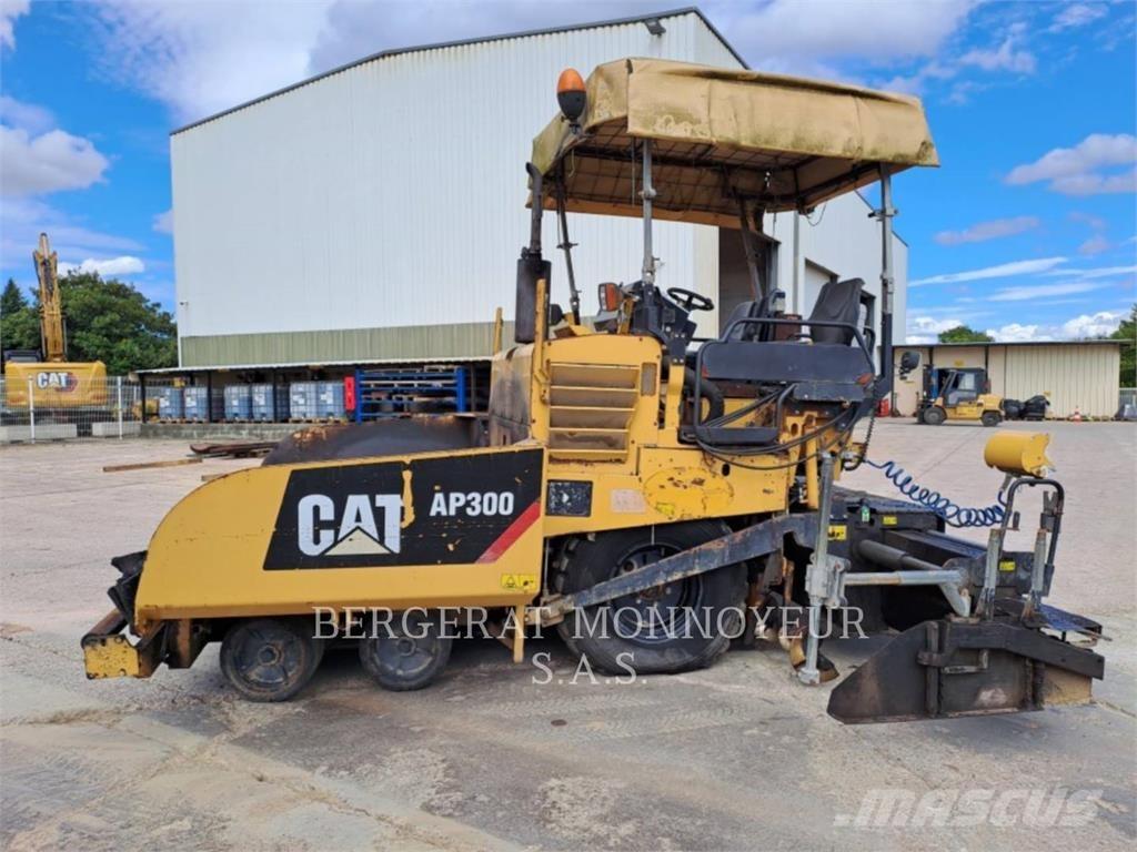CAT AP300 Επίστρωση ασφάλτου