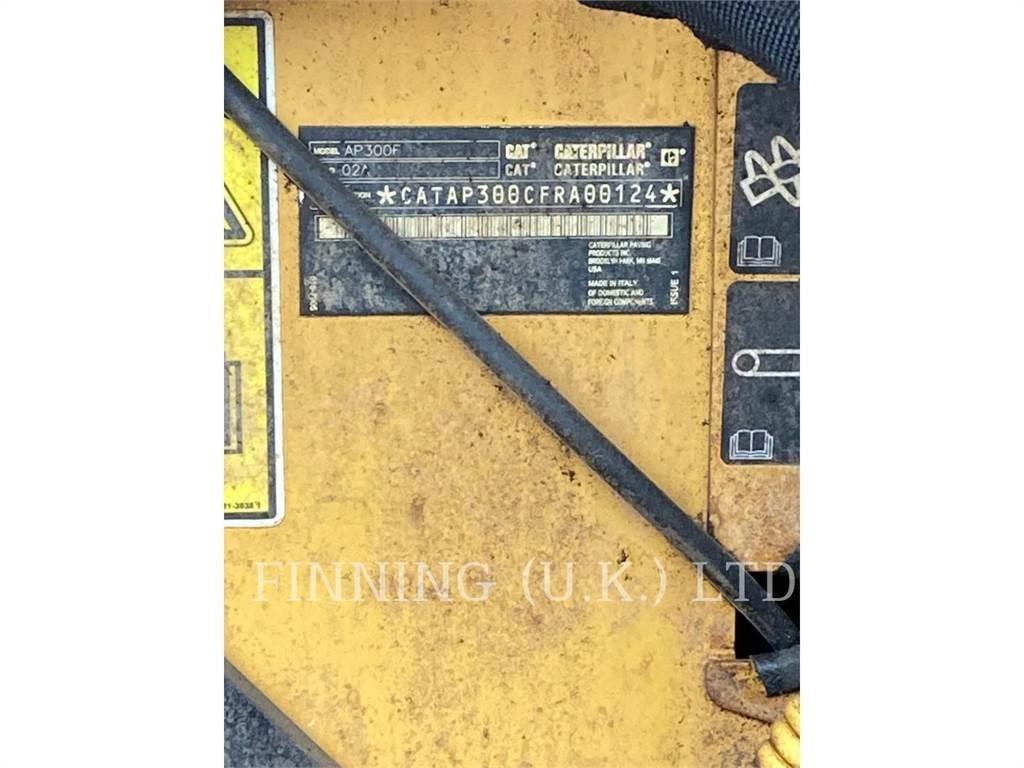 CAT AP300F Επίστρωση ασφάλτου