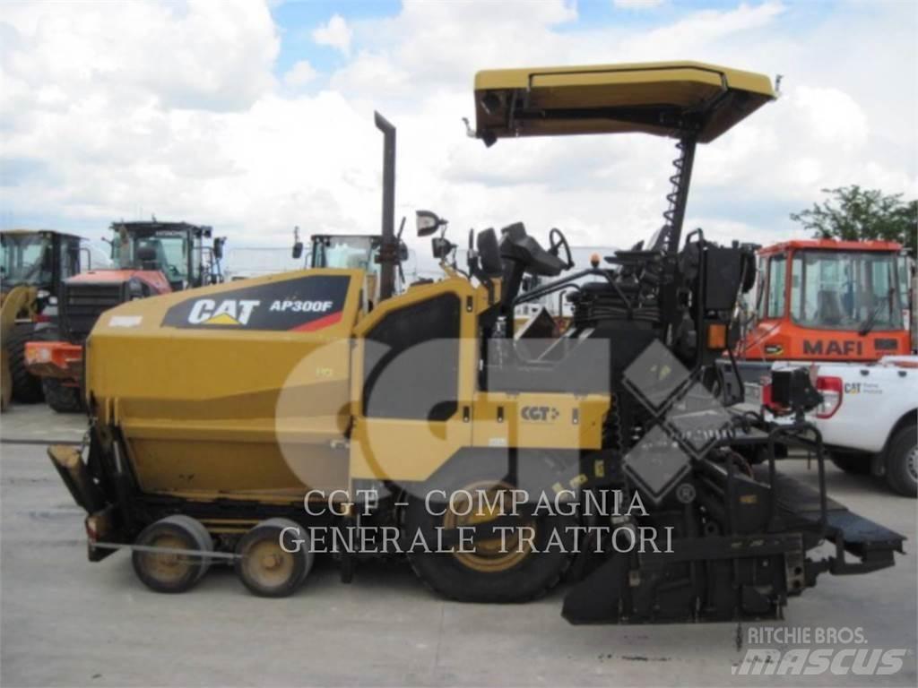 CAT AP300F Επίστρωση ασφάλτου