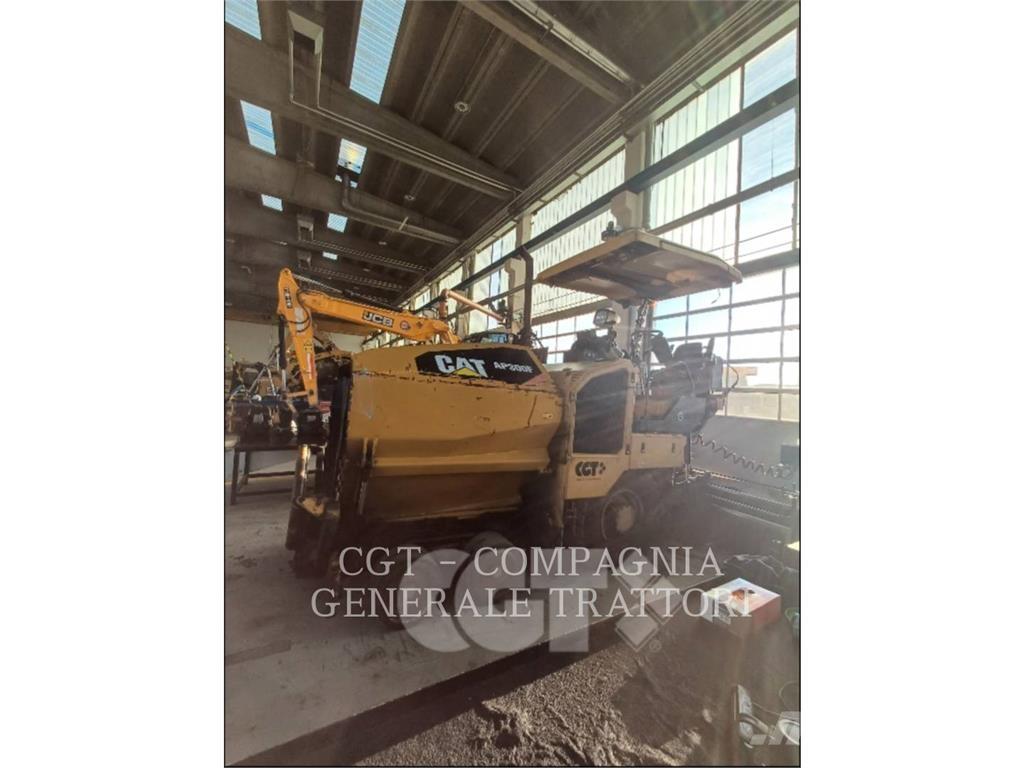 CAT AP300F Επίστρωση ασφάλτου