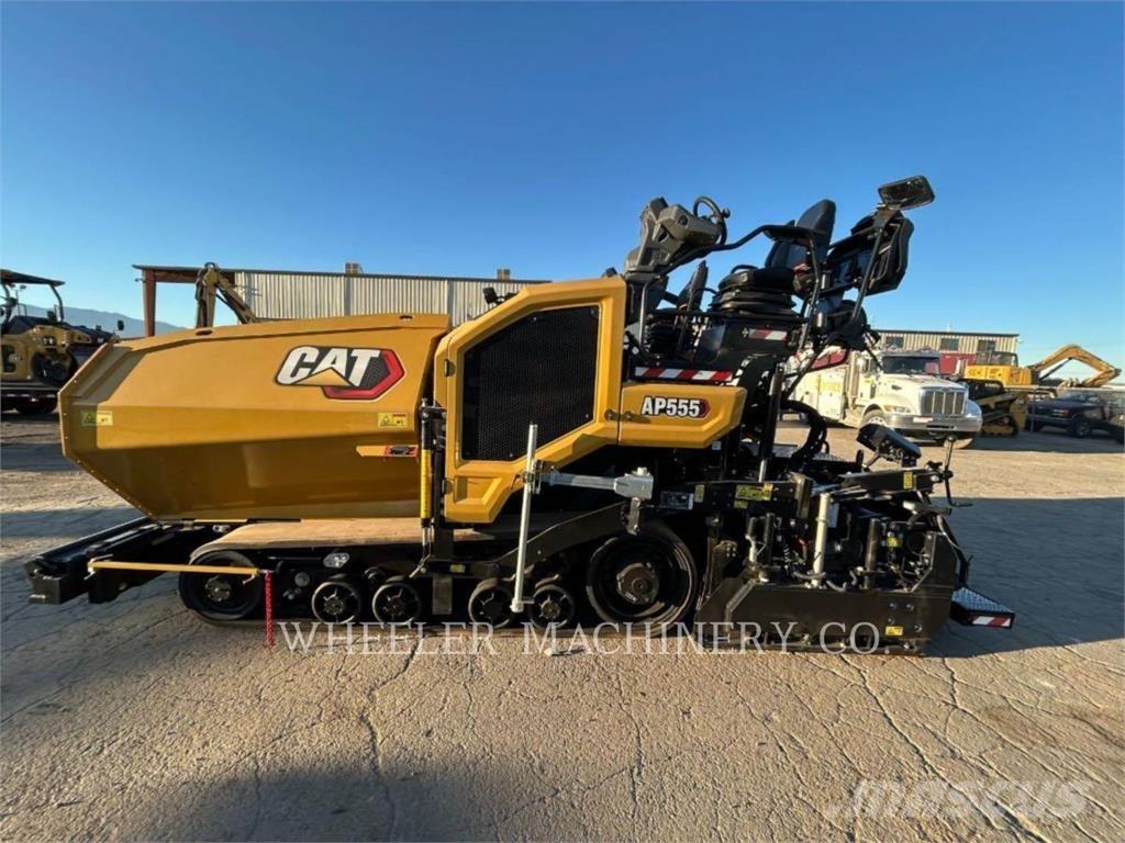 CAT AP555 Επίστρωση ασφάλτου