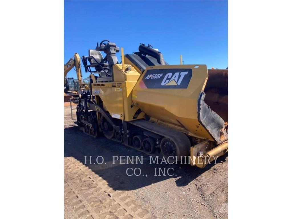 CAT AP555F Επίστρωση ασφάλτου