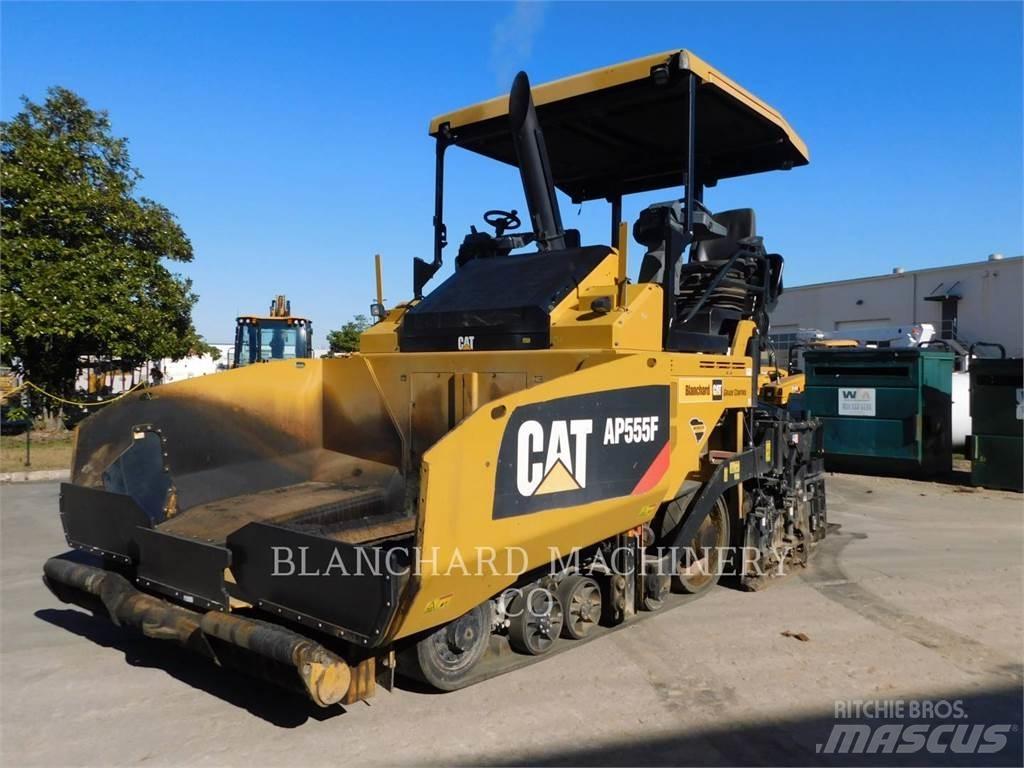 CAT AP555F Επίστρωση ασφάλτου