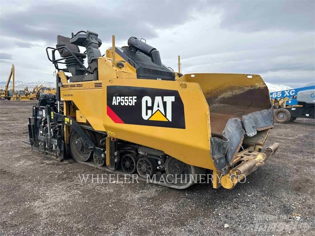 CAT AP555F Επίστρωση ασφάλτου