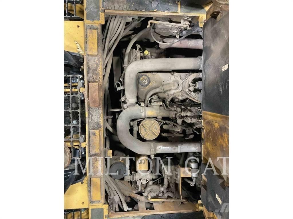 CAT AP555F Επίστρωση ασφάλτου