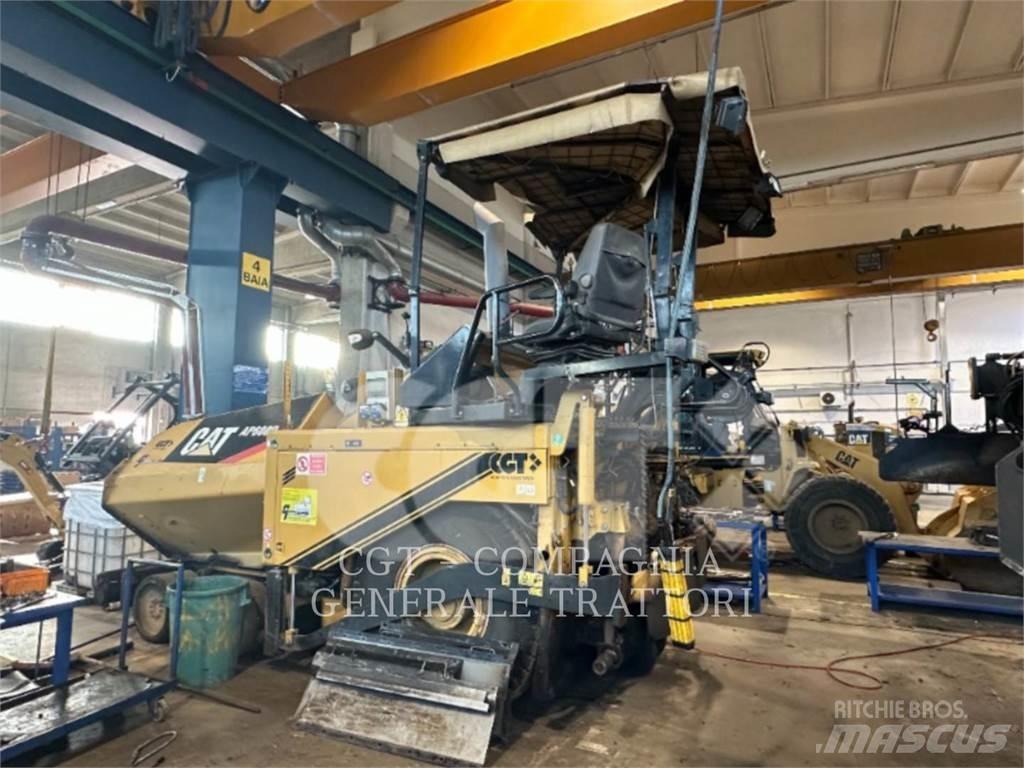 CAT AP600D Επίστρωση ασφάλτου