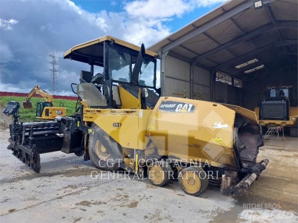 CAT AP600F Επίστρωση ασφάλτου