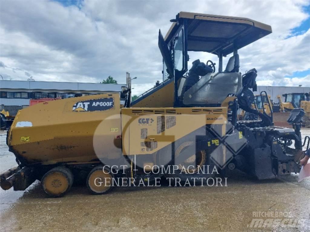 CAT AP600F Επίστρωση ασφάλτου