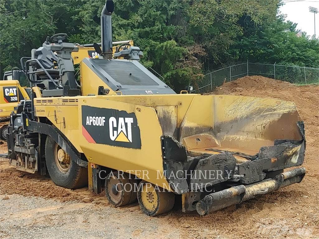 CAT AP600F Επίστρωση ασφάλτου