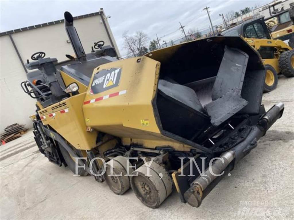 CAT AP600F Επίστρωση ασφάλτου