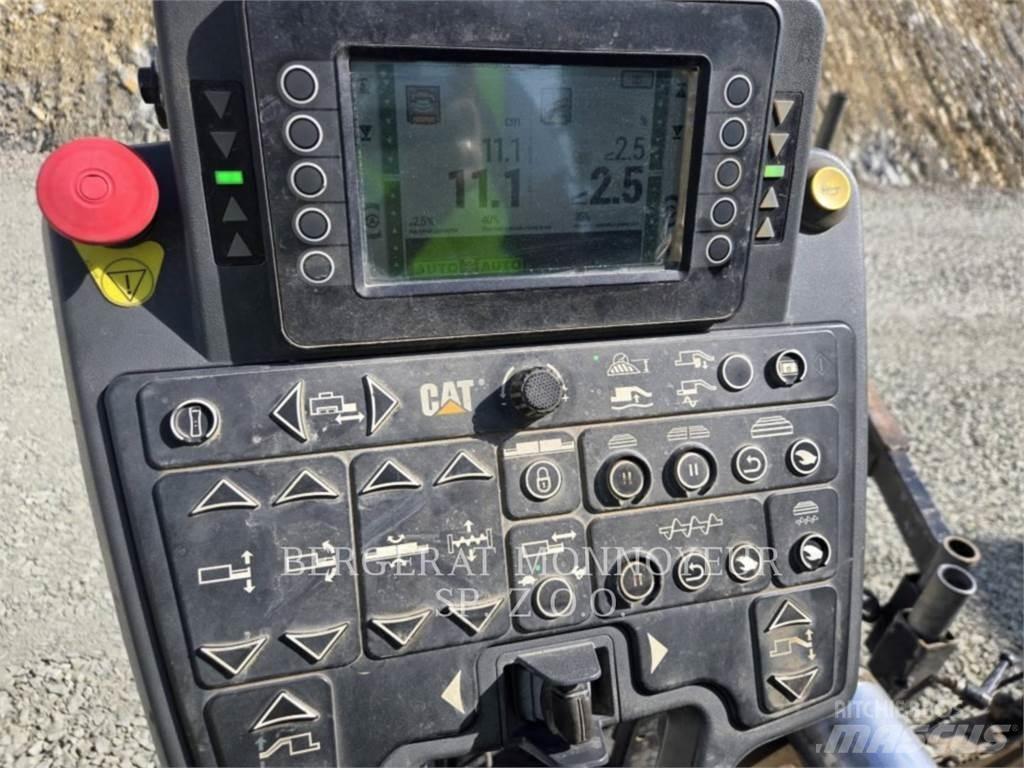 CAT AP655F Επίστρωση ασφάλτου