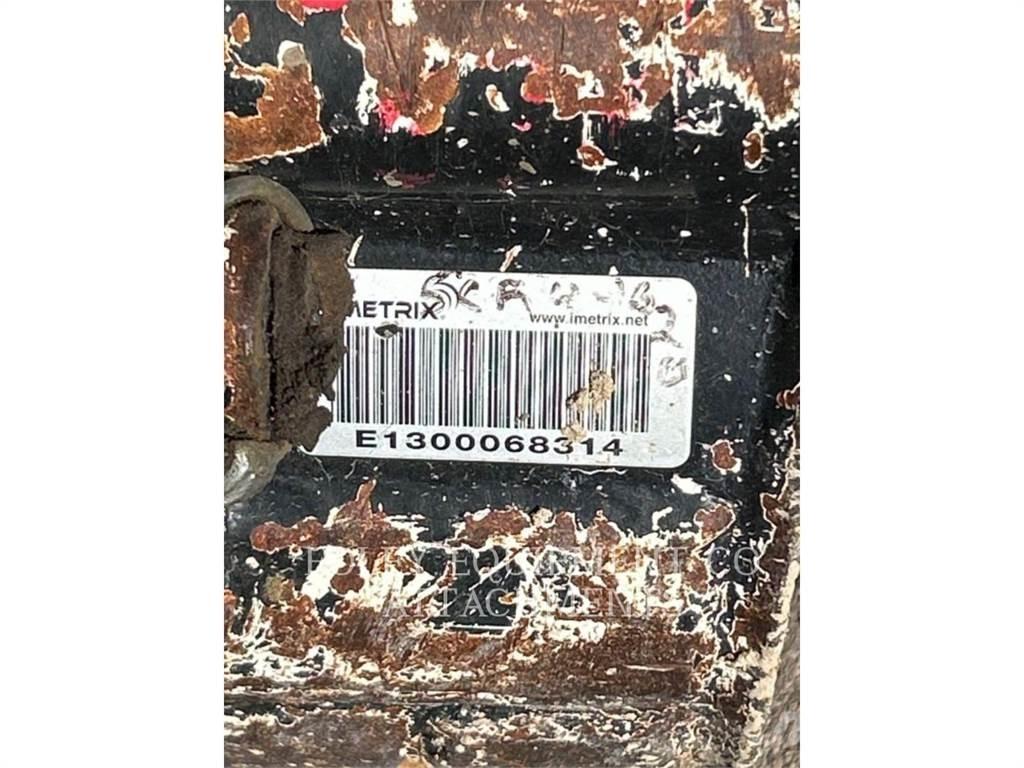 CAT BK300P15 Εκσκαφείς με ερπύστριες