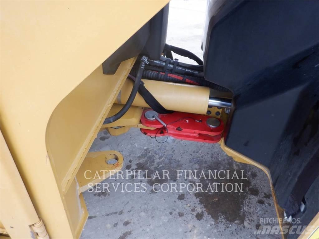 CAT CB10 Οδοστρωτήρες διπλού κυλίνδρου