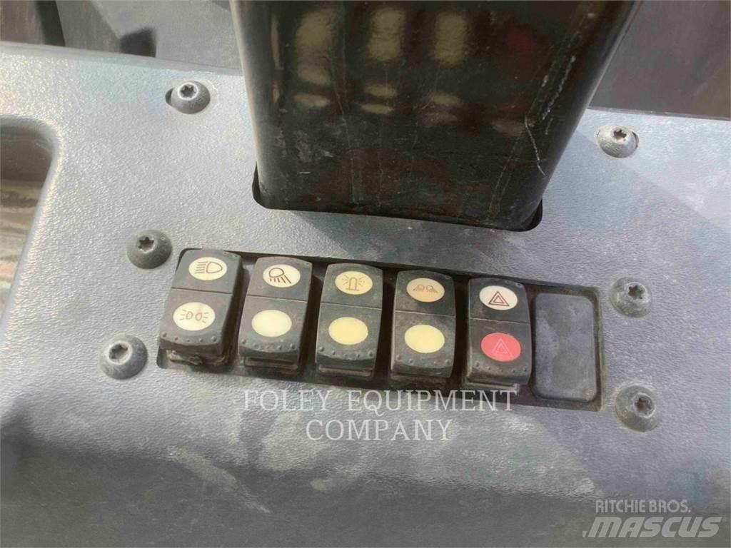 CAT CB15 Κύλινδροι συμπίεσης εδάφους