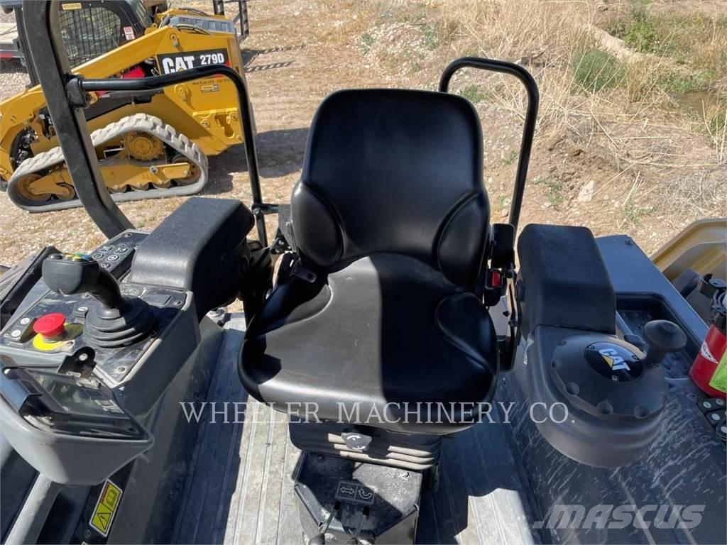 CAT CB15 CW Οδοστρωτήρες διπλού κυλίνδρου