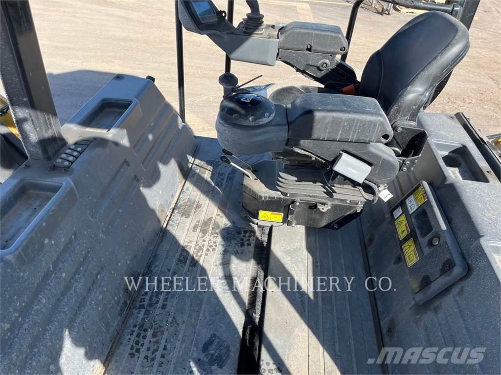 CAT CB15 CW VV Οδοστρωτήρες διπλού κυλίνδρου
