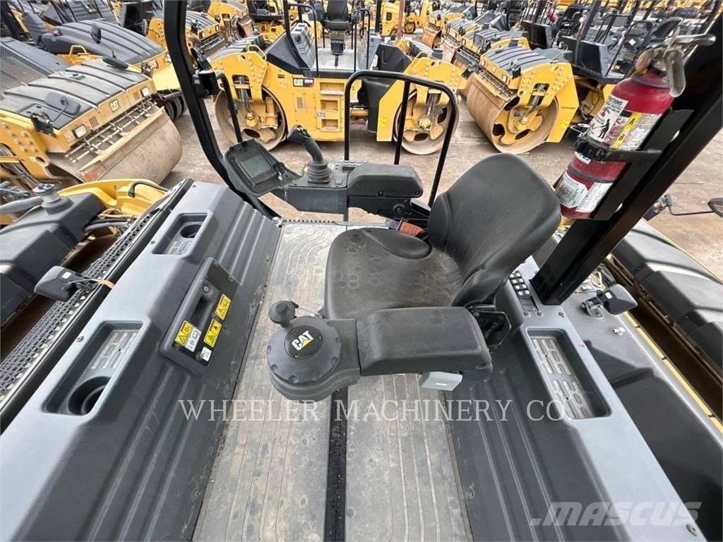 CAT CB15 CW VV Οδοστρωτήρες διπλού κυλίνδρου