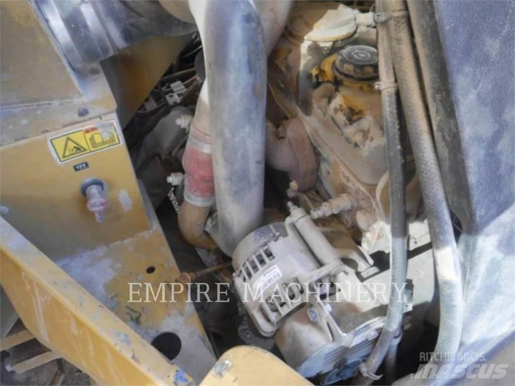 CAT CB64 Οδοστρωτήρες διπλού κυλίνδρου
