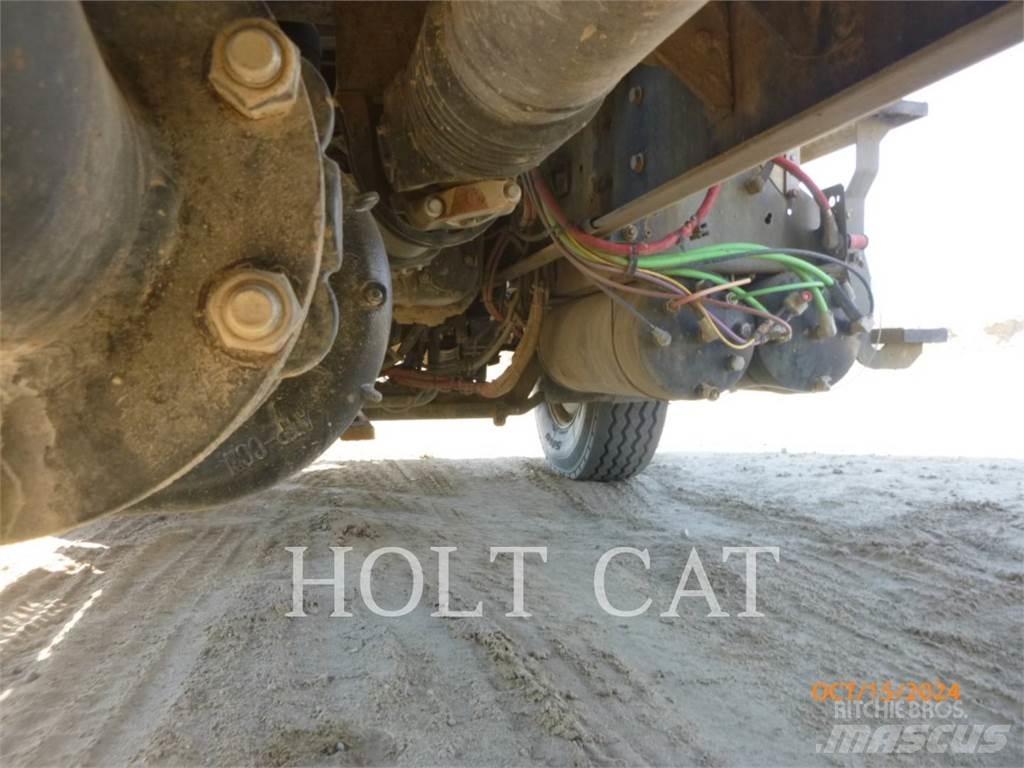CAT CT660S SBA 6X4 Βυτιοφόρα φορτηγά