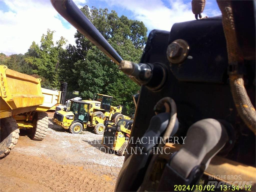 CAT D5 Μπουλντόζες με ερπύστριες