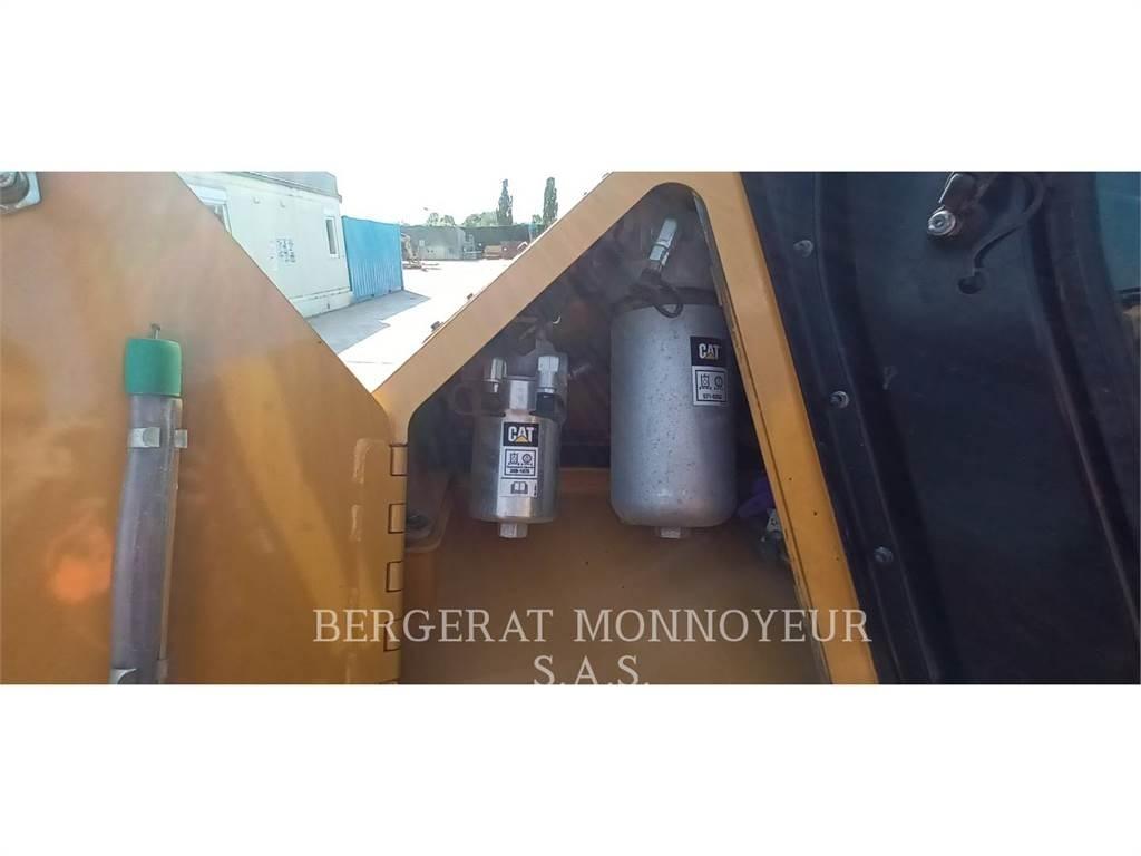 CAT D5 Μπουλντόζες με ερπύστριες