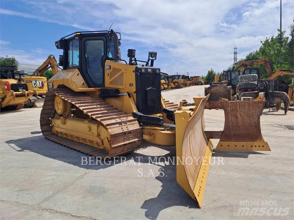 CAT D5 Μπουλντόζες με ερπύστριες