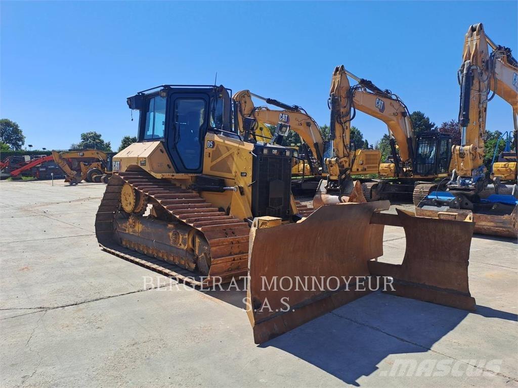 CAT D5 Μπουλντόζες με ερπύστριες
