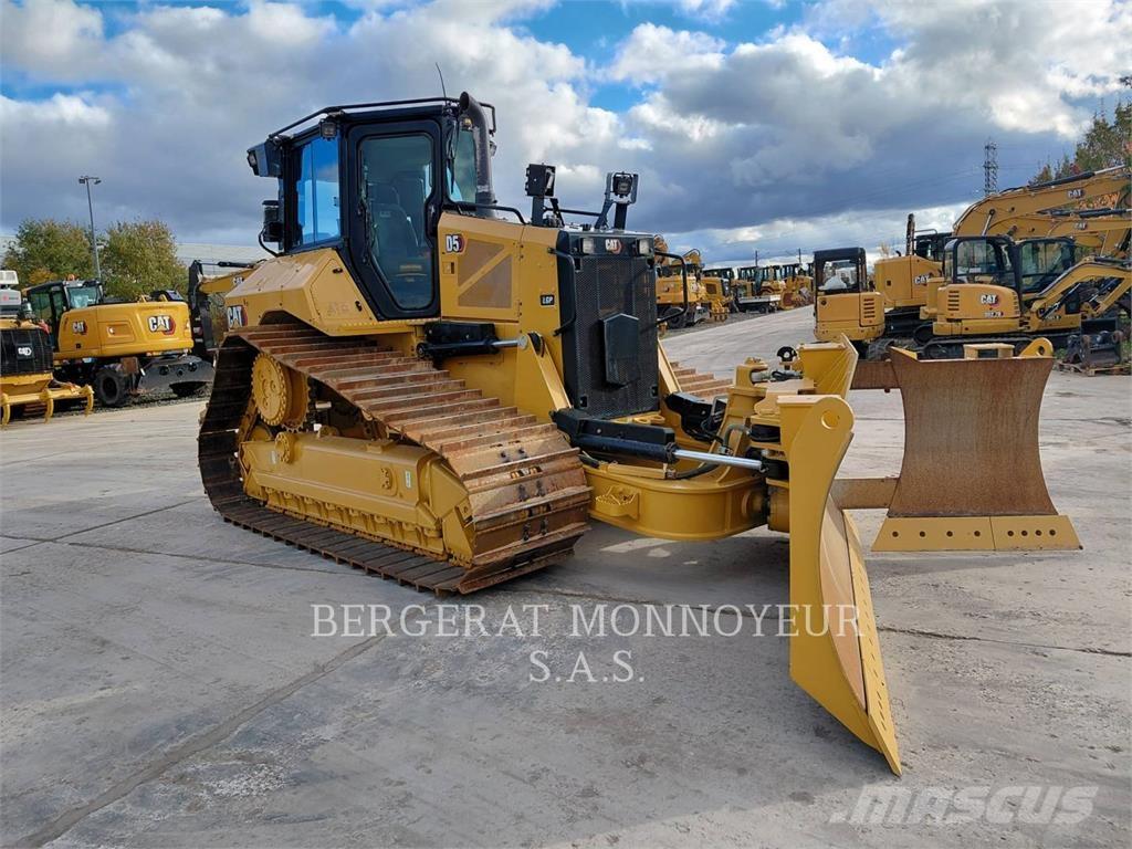 CAT D5 Μπουλντόζες με ερπύστριες