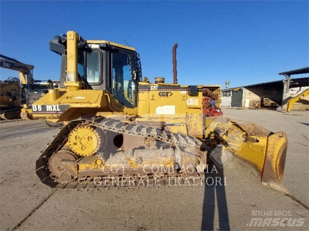 CAT D6M Μπουλντόζες με ερπύστριες