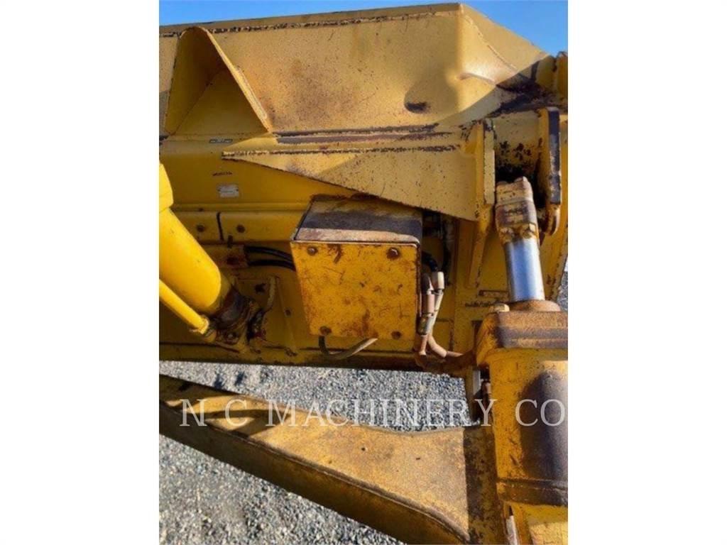 CAT D6T Μπουλντόζες με ερπύστριες