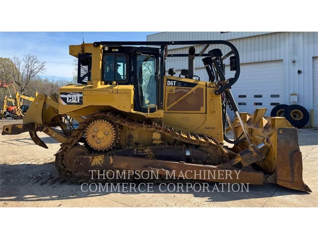CAT D6T Μπουλντόζες με ερπύστριες