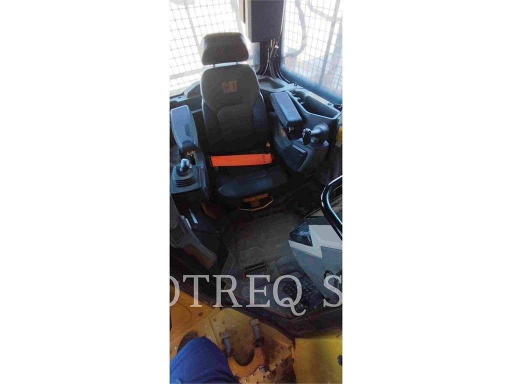 CAT D7 Μπουλντόζες με ερπύστριες