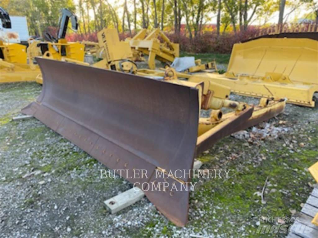 CAT D7 A BLADE Πτερύγια