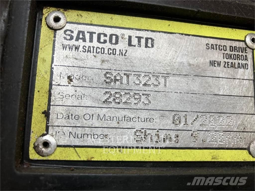 CAT FM538 Τρακτέρ δασοπονίας