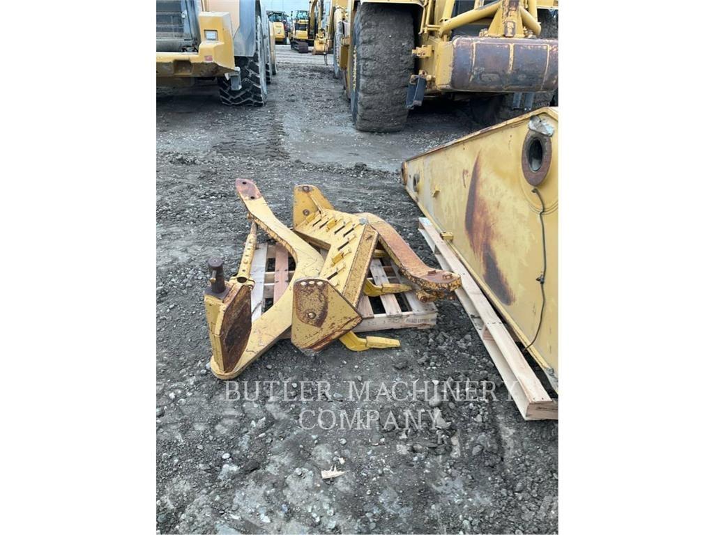 CAT FRONT SCARIFIER Εκχερσωτές