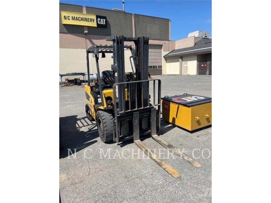 CAT GP30N5 Περονοφόρα ανυψωτικά κλαρκ με φυσικό αέριο LPG