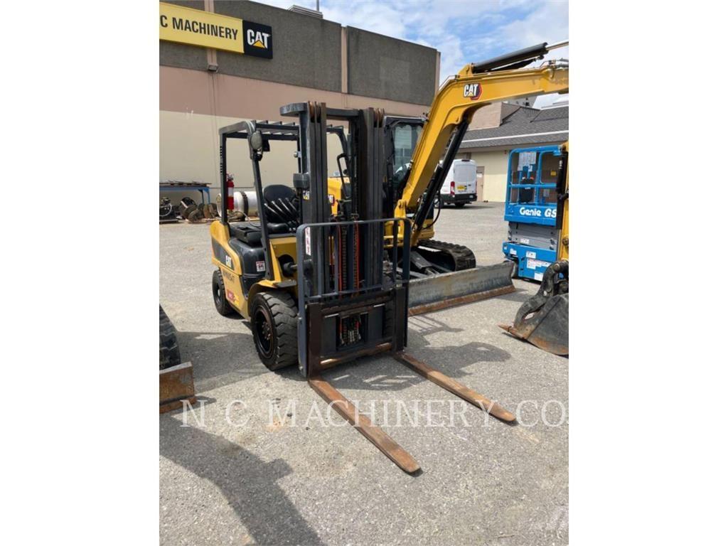 CAT GP30N5 Περονοφόρα ανυψωτικά κλαρκ με φυσικό αέριο LPG