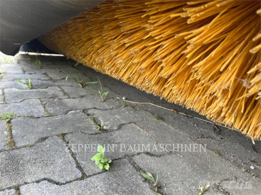 CAT KEHRMASCHINE BU118 Ψήκτρες