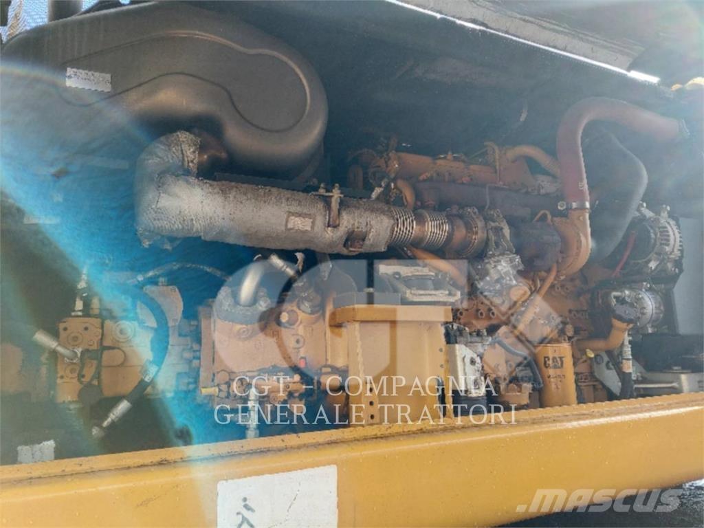 CAT MH 3024 Εκσκαφείς με τροχούς - λάστιχα