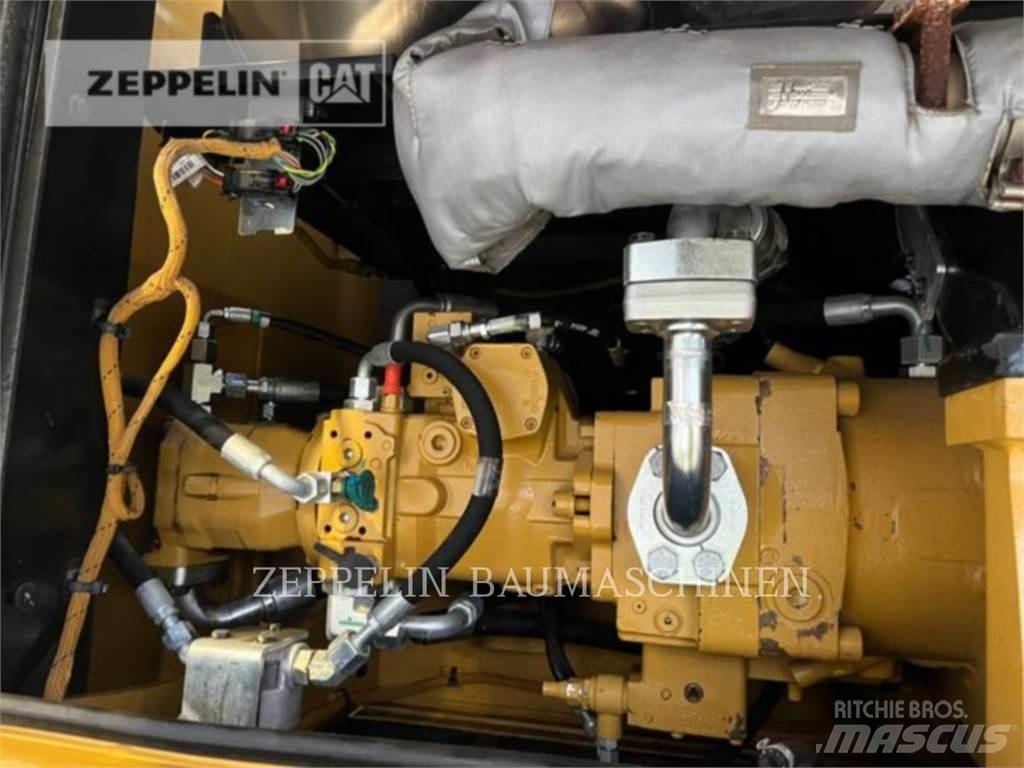 CAT MH3022 Εκσκαφείς κατεδαφίσεων