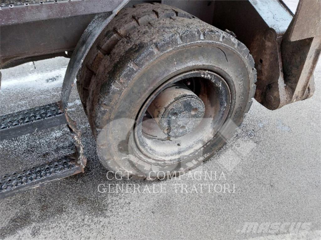 CAT MH3022 Εκσκαφείς με τροχούς - λάστιχα