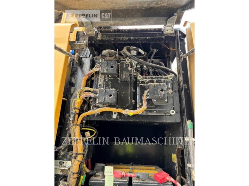 CAT MH3022-06C Εκσκαφείς κατεδαφίσεων