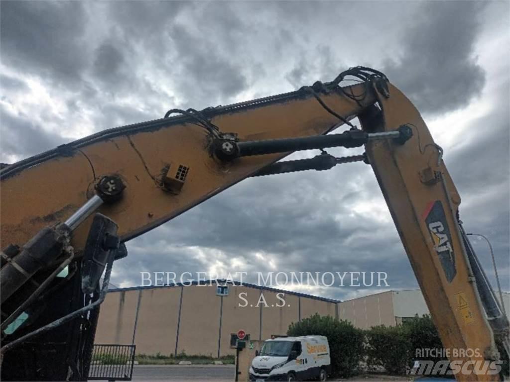 CAT MH3022-1 Εκσκαφείς με τροχούς - λάστιχα