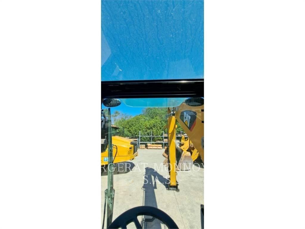 CAT MH3024-06 Εκσκαφείς με τροχούς - λάστιχα
