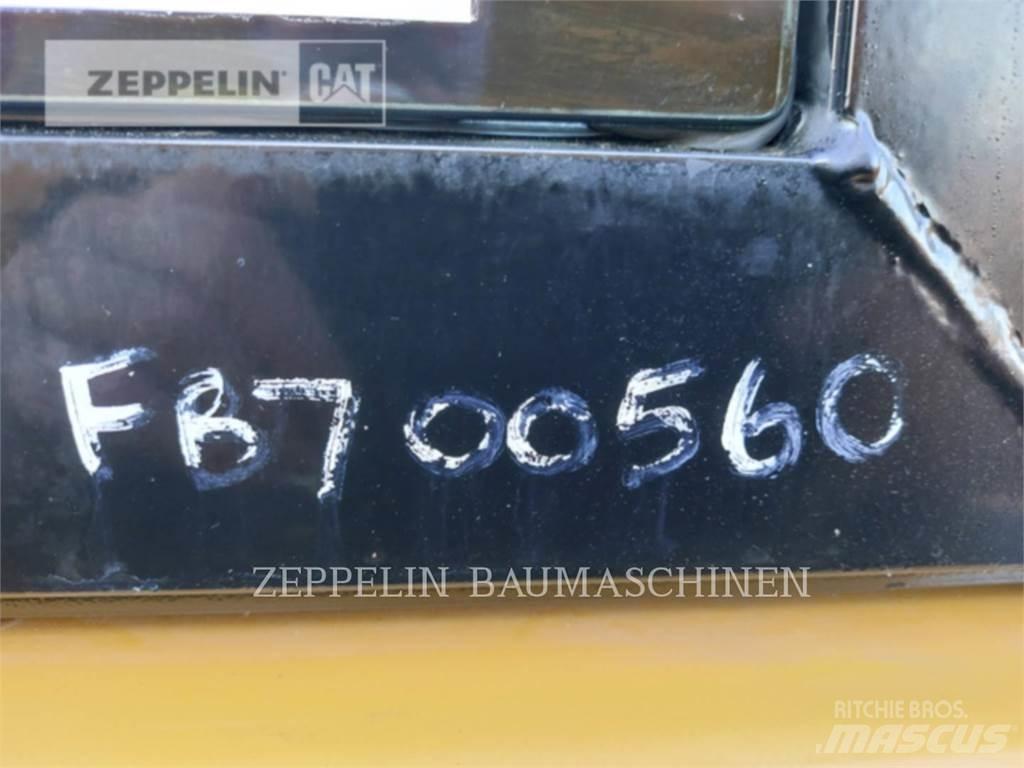 CAT MH3024-06C Εκσκαφείς κατεδαφίσεων