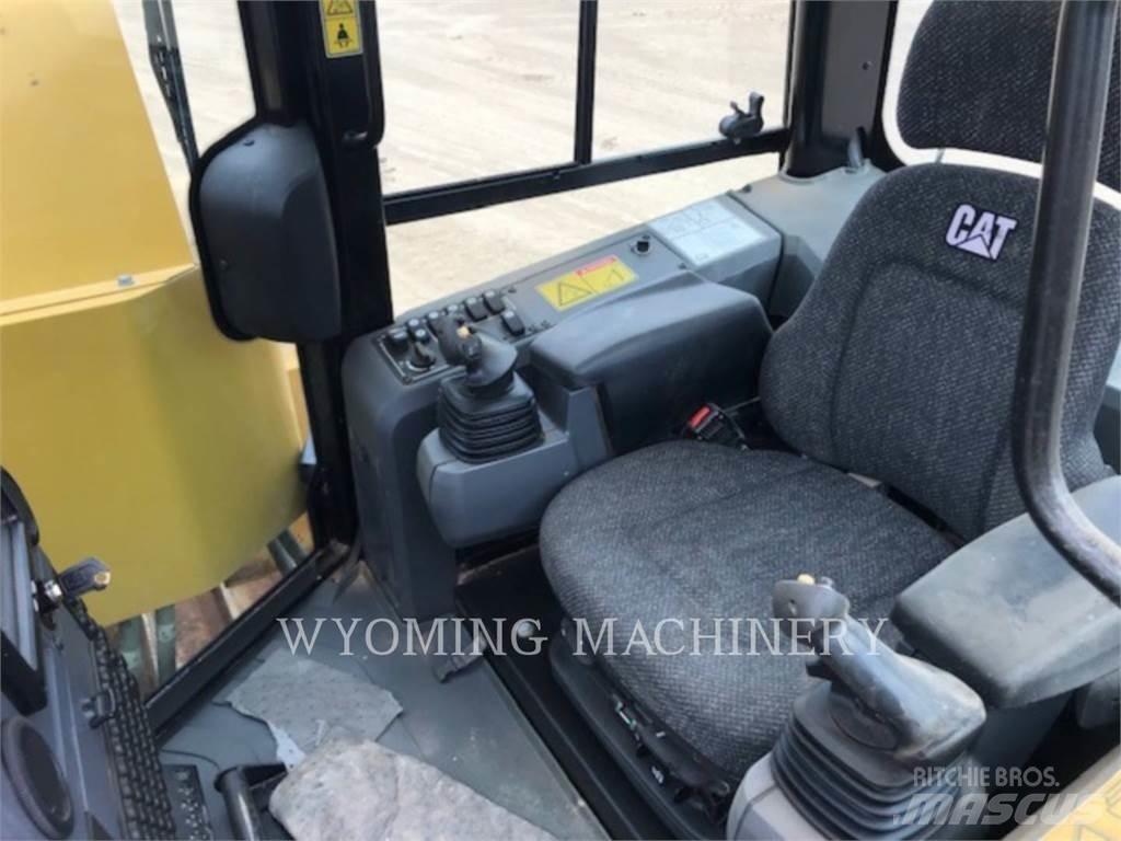 CAT PL61 Μπουλντόζες τοποθέτησης σωλήνων