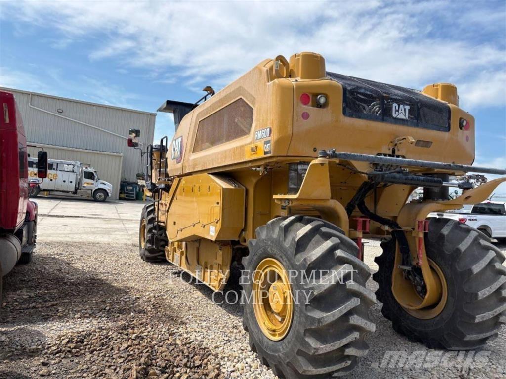CAT RM600-01 Επίστρωση ασφάλτου