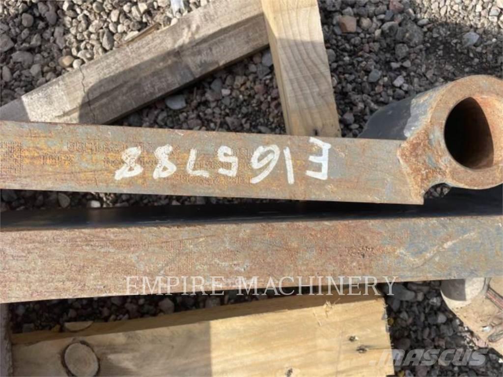 CAT TH-72TINE Δικράνες