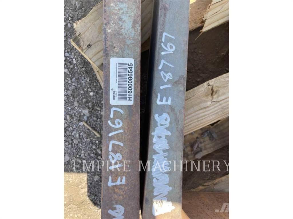 CAT TH TNS72 Δικράνες